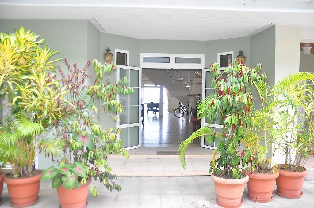 Bord Mer House Glacis  Vila